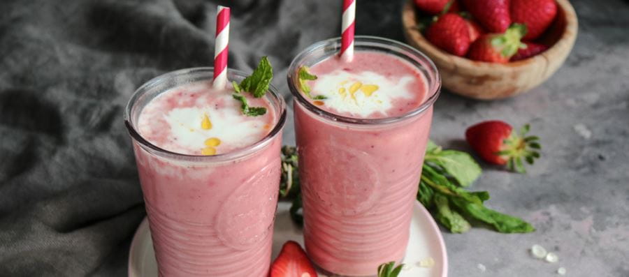 recipe image Smoothie mit Kefir, Mastix, Erdbeeren und Olivenöl