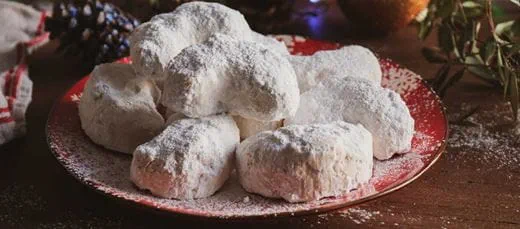 recipe image Kourabiedes (Weihnachtsgebäck) mit Olivenöl und Mandeln (Vegan)