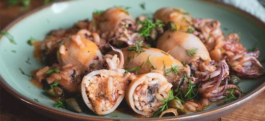 recipe image Calamari gefüllt mit Reis und Fenchelwurz