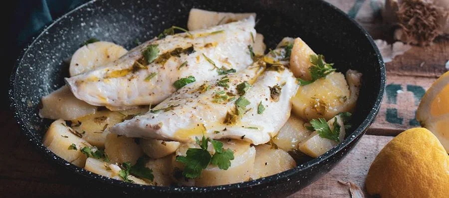 recipe image Ψάρι λεμονάτο με πατάτες (Μπιάνκο)