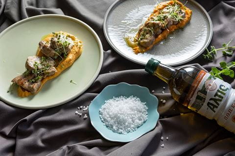 recipe image ΠΟΥΡΕΣ ΓΛΥΚΟΠΑΤΑΤΑΣ ΜΕ ΨΑΡΟΝΕΦΡΙ ΚΑΙ ΣΑΛΤΣΑ ΕΛΑΙΟΛΑΔΟΥ ΜΕ ΜΥΡΩΔΙΚΑ