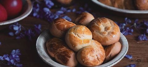 recipe image Easter koulourakia (Greek cookies) with olive oil