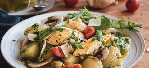 recipe image Salad with potatoes, chicken and basil pesto