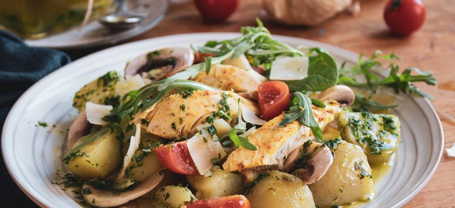 recipe image Salad with potatoes, chicken and basil pesto