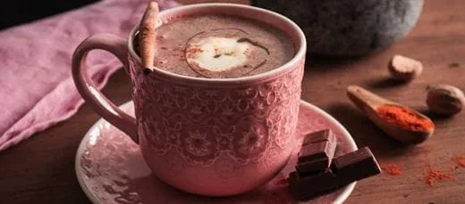 recipe image Горячий напиток со специями, шоколадом и оливковым маслом